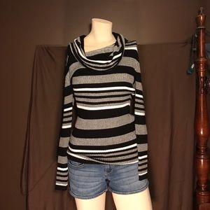 MEDIUM LONG SLEEVE BLOUSE